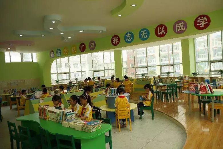 中小学图书馆02.jpg